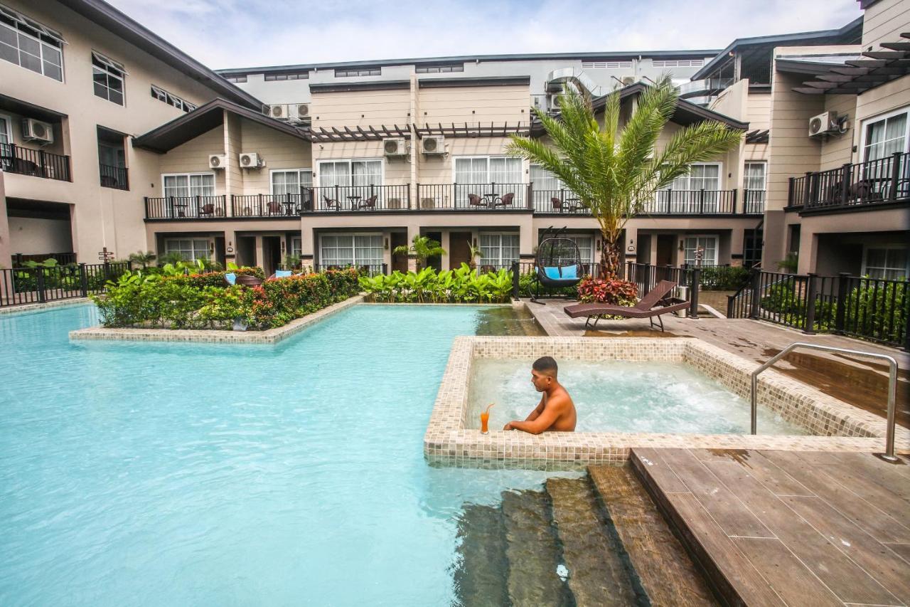 Royale Parc Hotel Tagaytay Tagaytay City Exterior photo