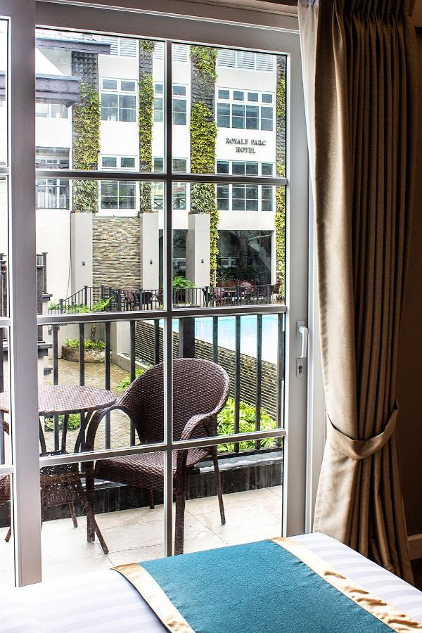 Royale Parc Hotel Tagaytay Tagaytay City Exterior photo
